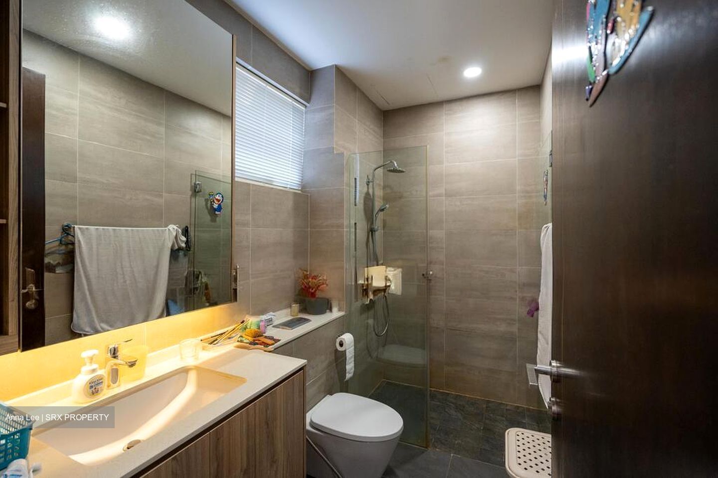 Highland Road (D19), Terrace #503956181